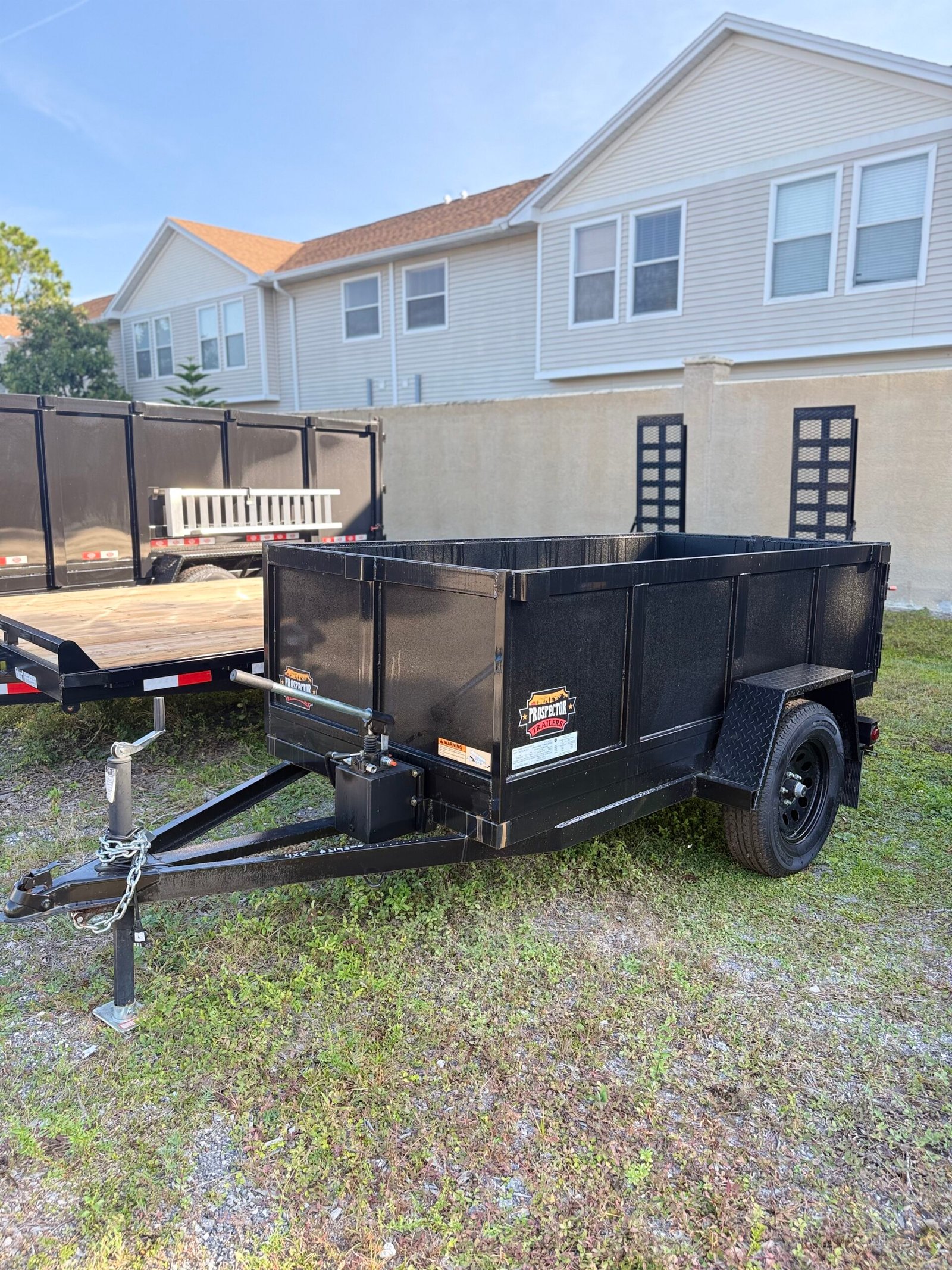 Prospector 4×8 Manual Dump – Black